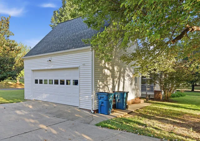 Photo 2 of Single family home for sale at 114 Arbor Crst Dr, Mayfield, KY 42066 | MLS# 26028116 | Listing updated on 2026-10-26