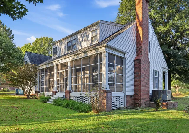 Photo 4 of Single family home for sale at 114 Arbor Crst Dr, Mayfield, KY 42066 | MLS# 26028116 | Listing updated on 2026-10-26