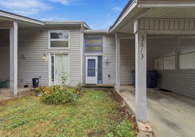 Townhouse for sale at 3613 Leisure Crk Ct, Lexington, KY 40517 | MLS# 26028039