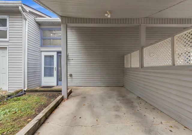 Photo 3 of Townhouse for sale at 3613 Leisure Crk Ct, Lexington, KY 40517 | MLS# 26028039 | Listing updated on 2026-10-17