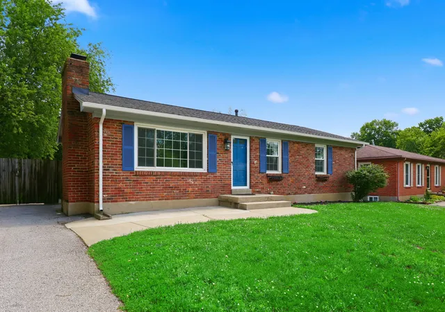 Photo 2 of Sale Pending at 423 Plymouth Dr, Lexington, KY 40503 | MLS# 26028029 | Listing updated on 2026-10-16