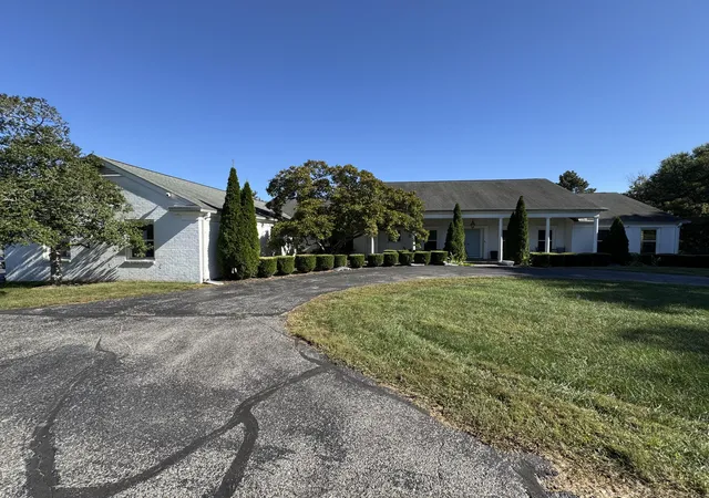 Photo 2 of Single family home for sale at 271 Fairway Dr, Frankfort, KY 40601 | MLS# 26028037 | Listing updated on 2026-10-19