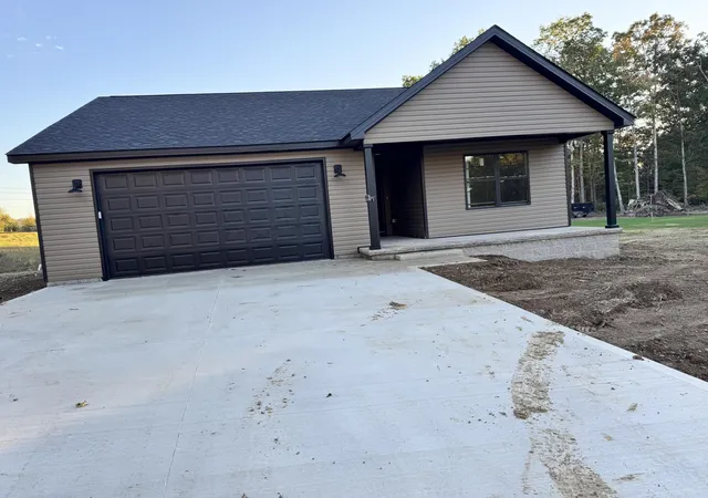 Photo 1 of Single family home for sale at 999 Barton Ml Rd, Corbin, KY 40701 | MLS# 26028042 | Listing updated on 2026-10-12