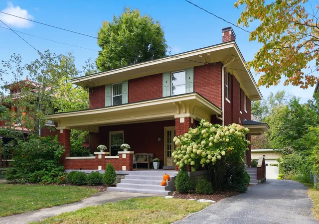 Photo 2 of Single family home for sale at 227 Mcdowell Rd, Lexington, KY 40502 | MLS# 26028147 | Listing updated on 2026-10-22