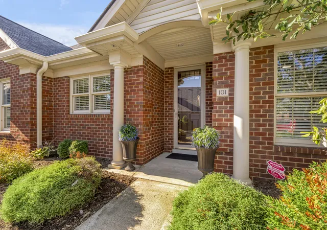 Photo 3 of Sale Pending at 101 Tradition Cir, Lexington, KY 40509 | MLS# 26028062 | Listing updated on 2026-10-22