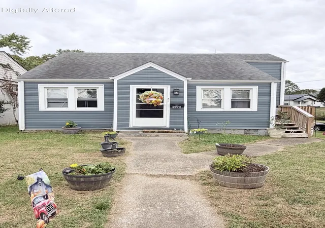 Photo 1 of Sale Pending at 520 College St, Winchester, KY 40391 | MLS# 26028060 | Listing updated on 2026-10-14