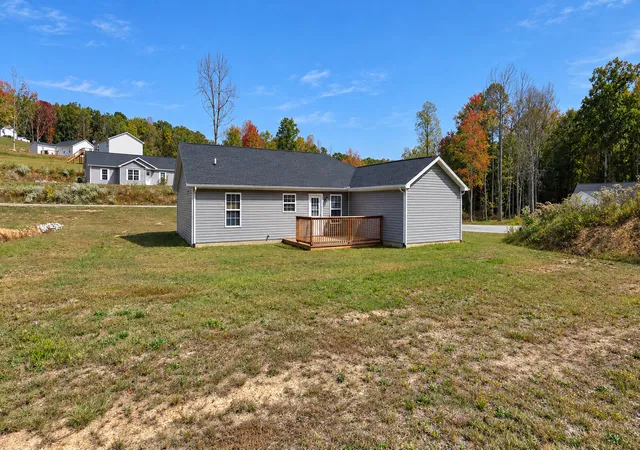 Photo 3 of Single family home for sale at 21 Malibu Dr, Corbin, KY 40701 | MLS# 26028086 | Listing updated on 2026-10-13