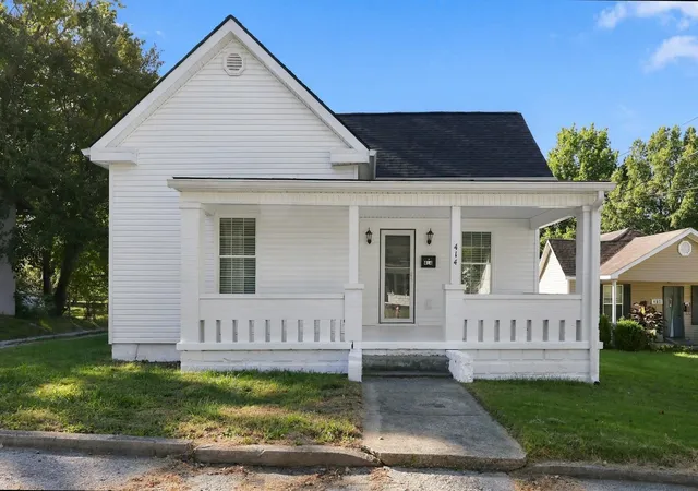Photo 1 of Single family home for sale at 414 Adams St, Danville, KY 40422 | MLS# 26028113 | Listing updated on 2026-10-15