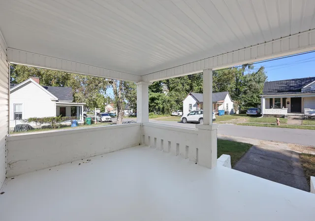 Photo 3 of Single family home for sale at 414 Adams St, Danville, KY 40422 | MLS# 26028113 | Listing updated on 2026-10-15