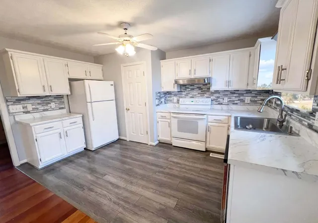 Photo 3 of Sale Pending at 11327 Ebenezer Rd, Gracey, KY 42232 | MLS# 26028333 | Listing updated on 2026-10-16