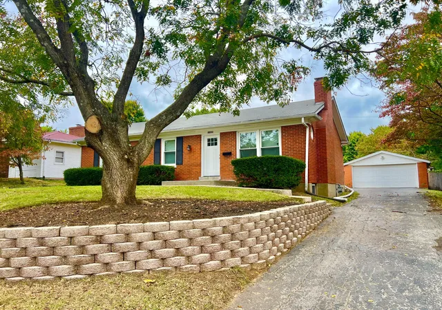 Photo 2 of Single family home for sale at 1109 Meridian Dr, Lexington, KY 40504 | MLS# 26028124 | Listing updated on 2026-10-18
