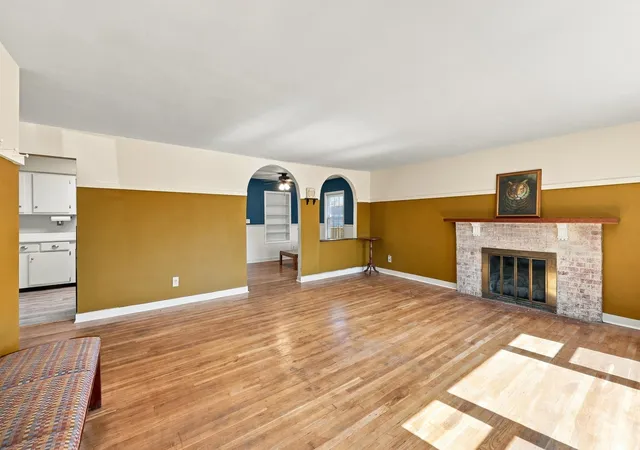 Photo 3 of Single family home for sale at 122 Sunset Hts, Winchester, KY 40391 | MLS# 26028125 | Listing updated on 2026-10-13