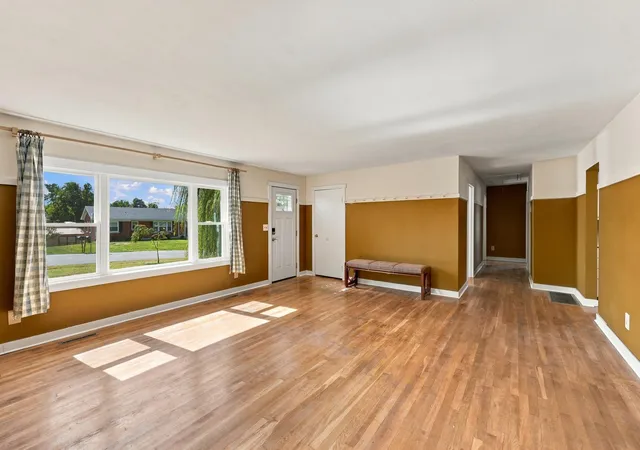 Photo 4 of Single family home for sale at 122 Sunset Hts, Winchester, KY 40391 | MLS# 26028125 | Listing updated on 2026-10-13