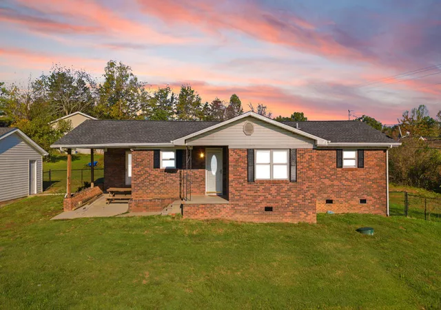 Photo 1 of Single family home for sale at 600 Southwood Ests, Corbin, KY 40701 | MLS# 26028514 | Listing updated on 2026-10-14