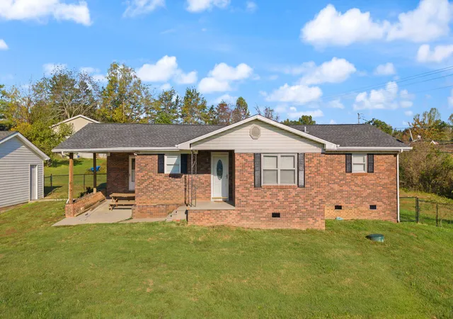 Photo 2 of Single family home for sale at 600 Southwood Ests, Corbin, KY 40701 | MLS# 26028514 | Listing updated on 2026-10-14