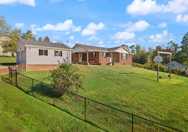 Photo 3 of Single family home for sale at 600 Southwood Ests, Corbin, KY 40701 | MLS# 26028514 | Listing updated on 2026-10-14