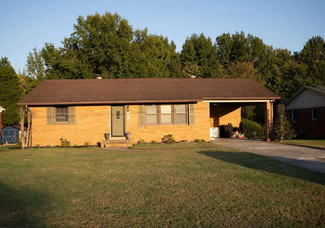 Photo 1 of Single family home for sale at 806 Mason St, Mayfield, KY 42066 | MLS# 26028761 | Listing updated on 2026-10-26