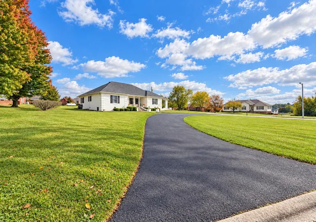 Photo 3 of Single family home for sale at 593 Harvest Ln, Harrodsburg, KY 40330 | MLS# 26028733 | Listing updated on 2026-10-20