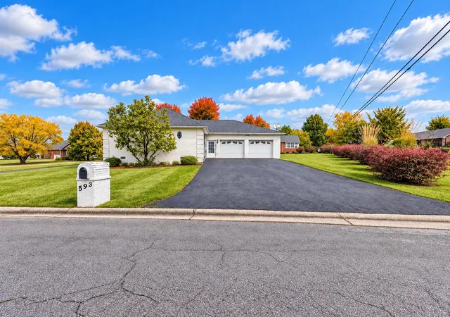 Photo 4 of Single family home for sale at 593 Harvest Ln, Harrodsburg, KY 40330 | MLS# 26028733 | Listing updated on 2026-10-20