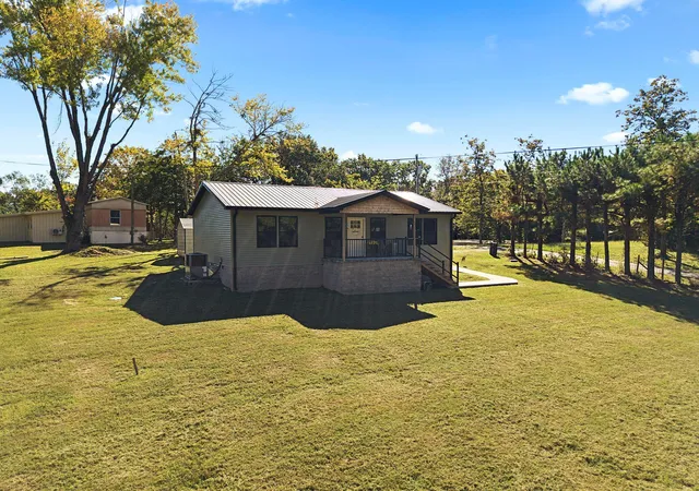 Photo 2 of Single family home for sale at 22 Twin Trees Rd, Cadiz, KY 42211 | MLS# 26028211 | Listing updated on 2026-10-12