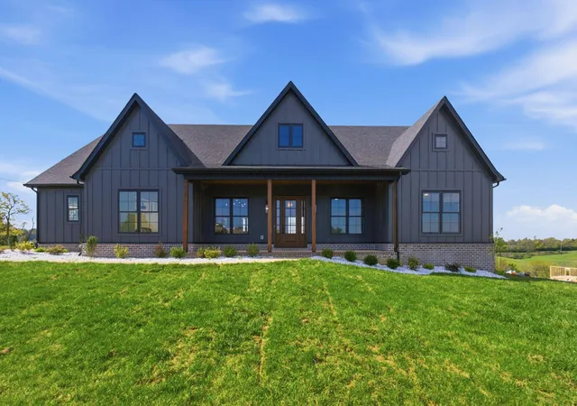 Photo 1 of Single family home for sale at 2006 West Ct, Richmond, KY 40475 | MLS# 26028524 | Listing updated on 2026-10-27