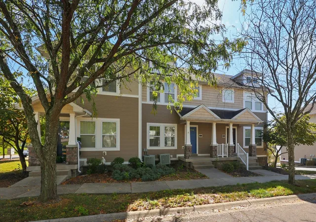 Photo 2 of Single family home for sale at 255 Towne Sq Park, Lexington, KY 40511 | MLS# 26028328 | Listing updated on 2026-10-19