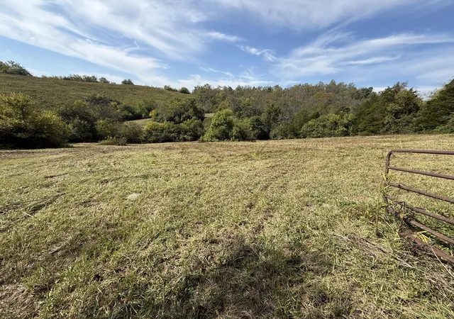 Photo 1 of Sale Pending at 3525 Old Ruckerville Rd, Winchester, KY 40391 | MLS# 26028402 | Listing updated on 2026-10-15