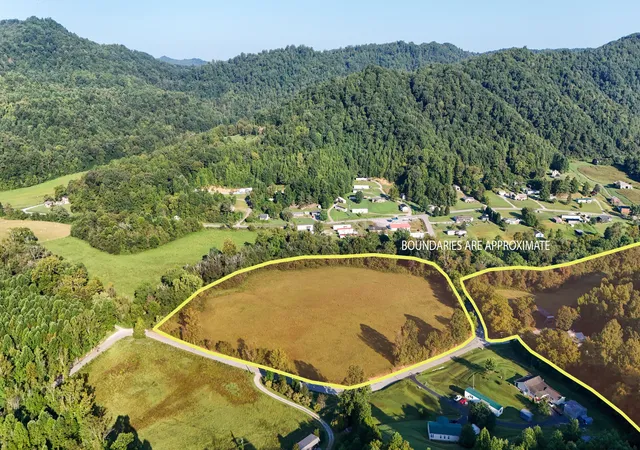 Photo 3 of Multi family home for sale at 30 N Warriors Path, Flat Lick, KY 40935 | MLS# 26028772 | Listing updated on 2026-10-17