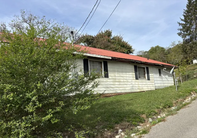 Photo 3 of Single family home for sale at 115 N Depot, Corbin, KY 40701 | MLS# 26028208 | Listing updated on 2026-10-14