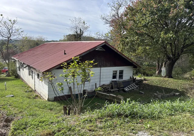 Photo 3 of Single family home for sale at 115 N Depot, Corbin, KY 40701 | MLS# 26028208 | Listing updated on 2026-10-14