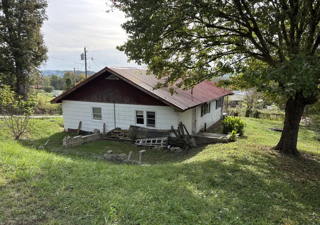 Photo 4 of Single family home for sale at 115 N Depot, Corbin, KY 40701 | MLS# 26028208 | Listing updated on 2026-10-14