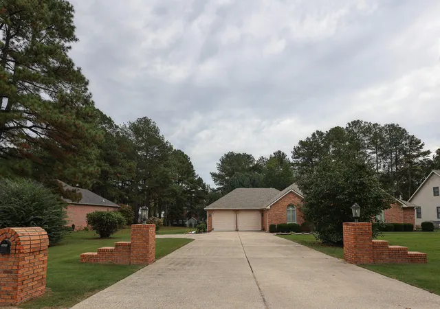 Photo 2 of Sale Pending at 6430 Cold Springs Rd, Paducah, KY 42003 | MLS# 26028784 | Listing updated on 2026-10-23