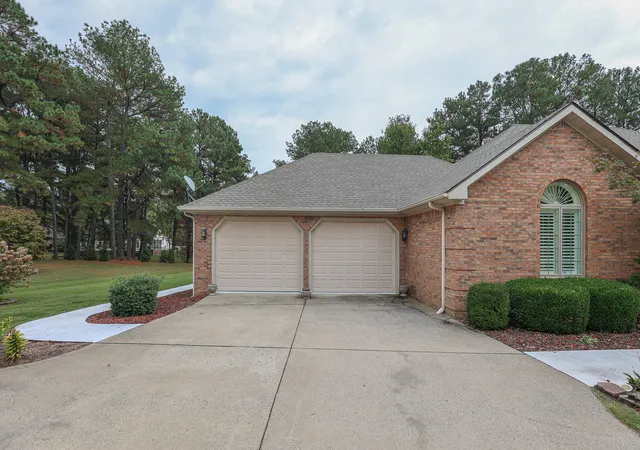 Photo 4 of Sale Pending at 6430 Cold Springs Rd, Paducah, KY 42003 | MLS# 26028784 | Listing updated on 2026-10-23