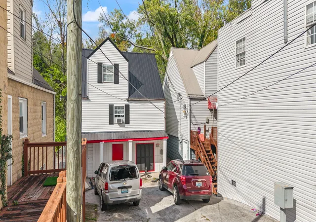 Photo 3 of Multi family home for sale at 221 E 4th Street, London, KY 40741 | MLS# 26028525 | Listing updated on 2026-10-15