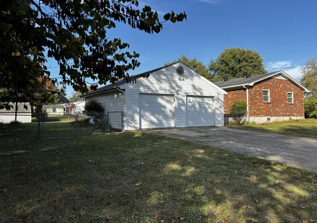 Photo 2 of Sale Pending at 636 Alfa Dr, Frankfort, KY 40601 | MLS# 26028344 | Listing updated on 2026-10-18