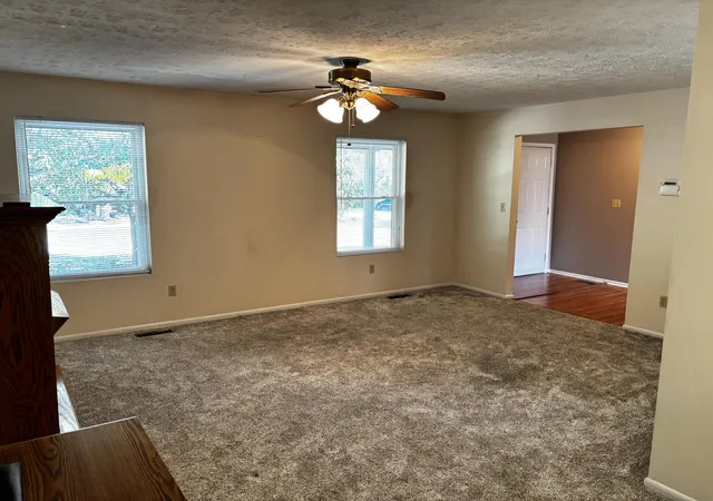 Photo 3 of Sale Pending at 636 Alfa Dr, Frankfort, KY 40601 | MLS# 26028344 | Listing updated on 2026-10-18
