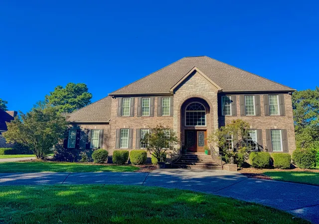 Photo 1 of Sale Pending at 239 Country Clb Ln, Murray, KY 42071 | MLS# 26028368 | Listing updated on 2026-10-17