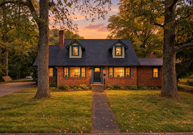 Photo 1 of Single family home for sale at 307 Paul Sawyier Dr, Frankfort, KY 40601 | MLS# 26028971 | Listing updated on 2026-10-20