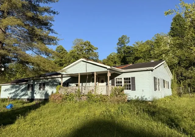 Photo 1 of Single family home for sale at 1199 E 221 Highway, Bledsoe, KY 40810 | MLS# 26028285 | Listing updated on 2026-10-13