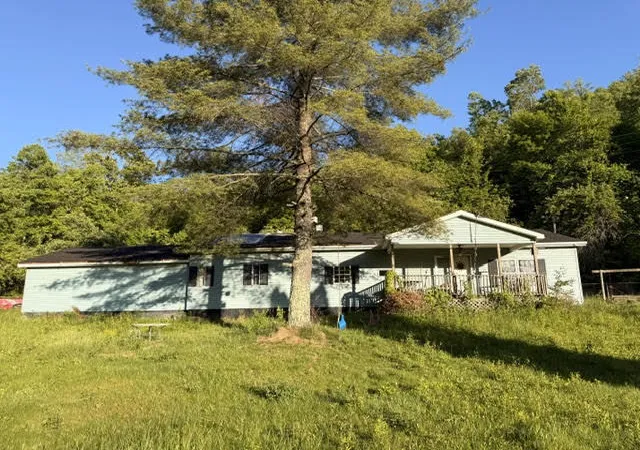 Photo 2 of Single family home for sale at 1199 E 221 Highway, Bledsoe, KY 40810 | MLS# 26028285 | Listing updated on 2026-10-13