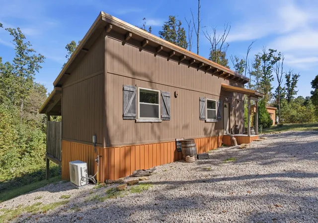 Photo 1 of Single family home for sale at 4523 Amos Ridge Rd, Frenchburg, KY 40322 | MLS# 26028232 | Listing updated on 2026-10-12