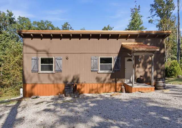 Photo 1 of Single family home for sale at 4523 Amos Ridge Rd, Frenchburg, KY 40322 | MLS# 26028232 | Listing updated on 2026-10-12