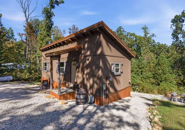 Photo 2 of Single family home for sale at 4523 Amos Ridge Rd, Frenchburg, KY 40322 | MLS# 26028232 | Listing updated on 2026-10-12