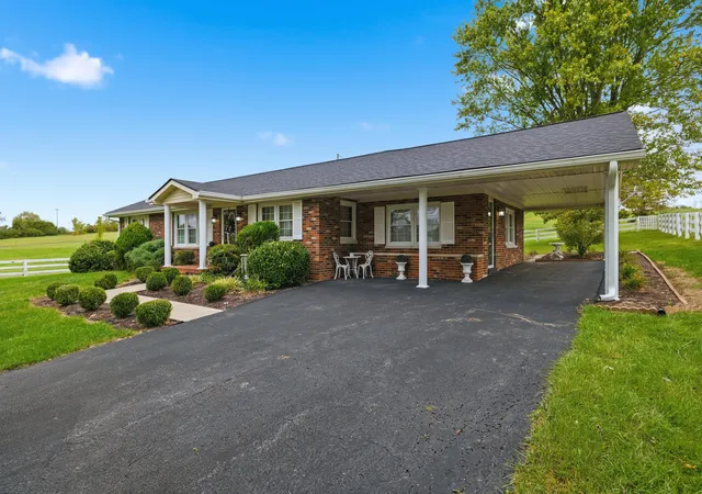 Photo 2 of Single family home for sale at 1219 Bellows Ml Rd, Harrodsburg, KY 40330 | MLS# 26028794 | Listing updated on 2026-10-17