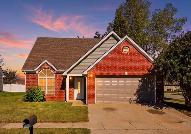 Photo 1 of Single family home for sale at 1341 Equestrian Way, Frankfort, KY 40601 | MLS# 26028334 | Listing updated on 2026-10-13