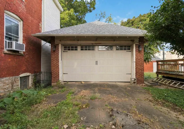 Photo 3 of Single family home for sale at 25 W Hickman St, Winchester, KY 40391 | MLS# 26028567 | Listing updated on 2026-10-19