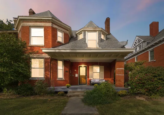 Photo 3 of Single family home for sale at 25 W Hickman St, Winchester, KY 40391 | MLS# 26028567 | Listing updated on 2026-10-19