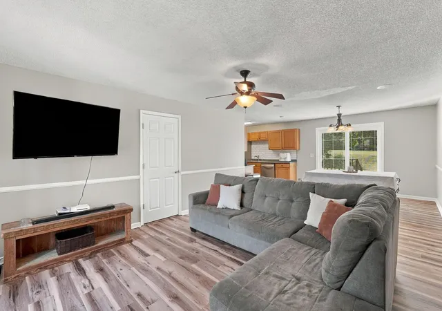 Photo 2 of Single family home for sale at 2085 State Route 303, Mayfield, KY 42066 | MLS# 26028251 | Listing updated on 2026-10-13