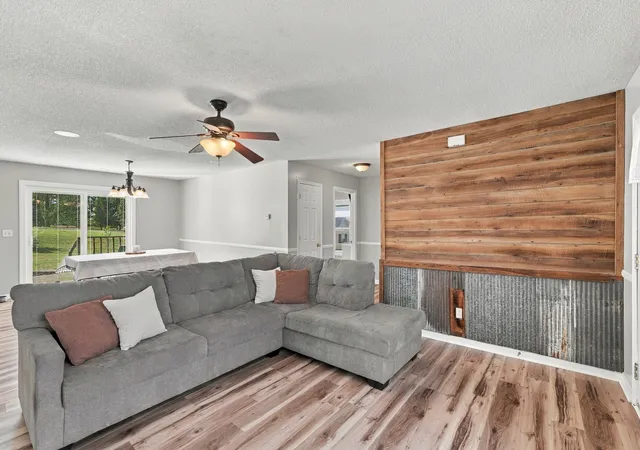 Photo 3 of Single family home for sale at 2085 State Route 303, Mayfield, KY 42066 | MLS# 26028251 | Listing updated on 2026-10-13