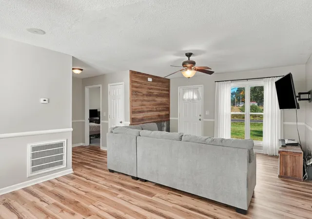 Photo 4 of Single family home for sale at 2085 State Route 303, Mayfield, KY 42066 | MLS# 26028251 | Listing updated on 2026-10-13